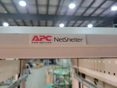 NetShelter SX Server Rack Enclosure 42U White 75"x25"x34"