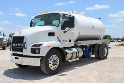 New | in-Stock 2027 MACK MD7 Septic/Sewer/Vacuum Trucks Texas US | Roll Off Truck World #1491897