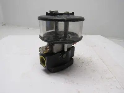 Watts L50-06R In-Line Injection Lubricator 3/4" Ports 10 oz. Reservoir