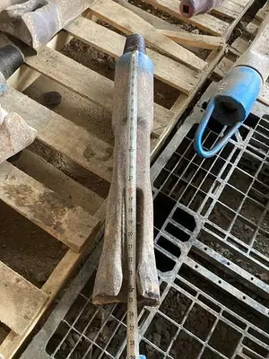 Used AFTERMARKET 5-1/2" X 25" CABLE TOOL CHISEL BIT Drills Pennsylvania US | East West Machinery & Drilling #1417232