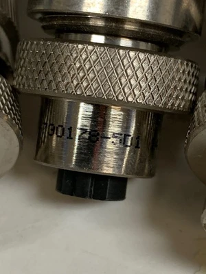 NEW Amphenol Does Not Apply