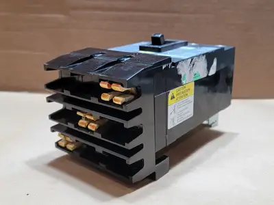 USED SQUARE D QDA32090