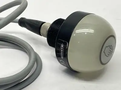 USED BANNER ILLUMINATED PICK-TO-LIGHT TOUCH BUTTON 24985 W/ P+F 109434