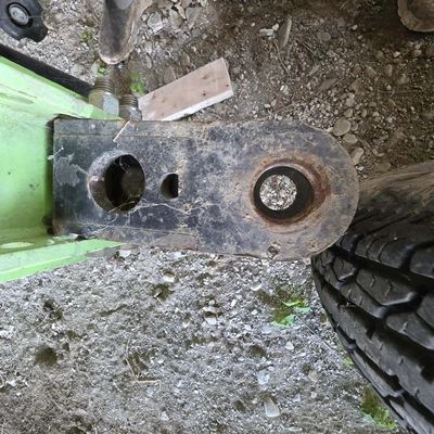 2010 SCHULTE 2500 GIANT Rock Picker | Iron Listing (17)