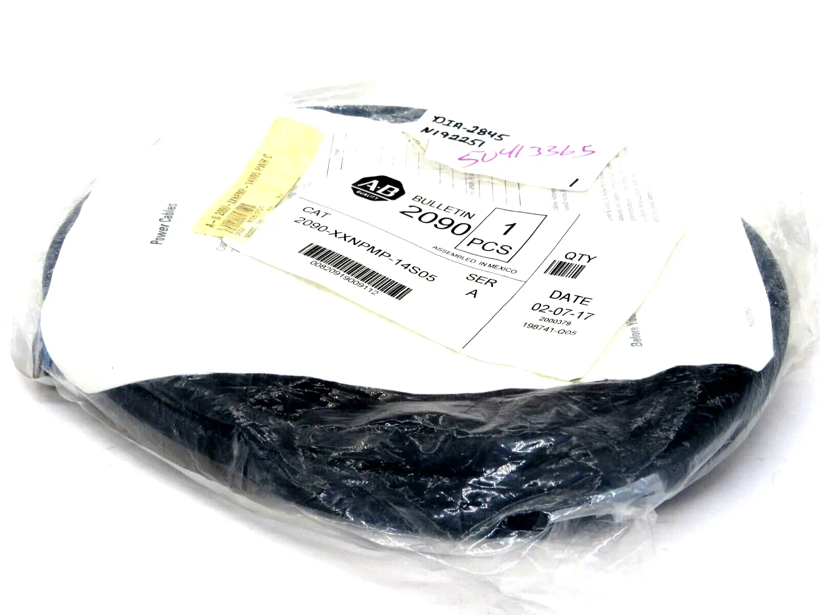 NEW ALLEN BRADLEY 2090-XXNPMP-14S05 CABLE 2090XXNPMP14S05