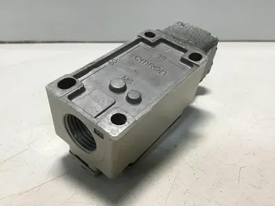 USED OMRON D4B-2115N-R