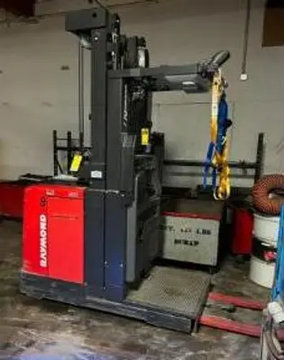 USED 2016 RAYMOND 560-OPC30TT