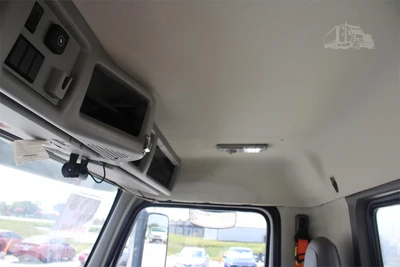Used 2019 VOLVO VHD104B200 Cab Chassis trucks Texas US | Roll Off Truck World #1492007
