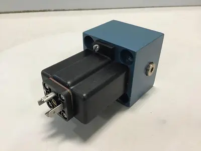 USED BOSCH 0 810 060 703