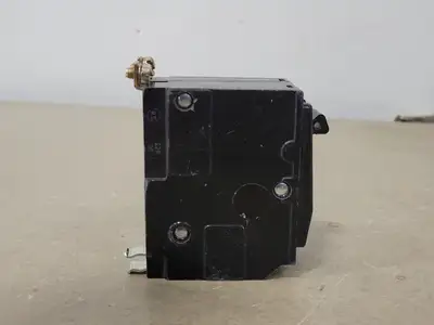 USED SQUARE D QOB220