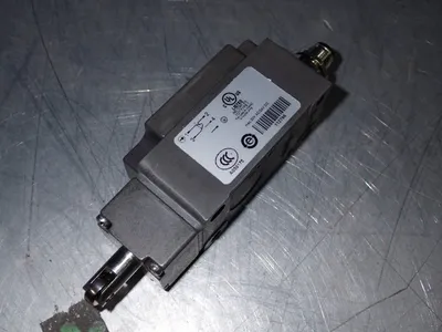 New | in-Stock EUCHNER NZZRS511SVM5 Relays & Switches Ohio US | HGR 24 #1187227