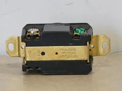 NEW PASS & SEYMOUR L530-R