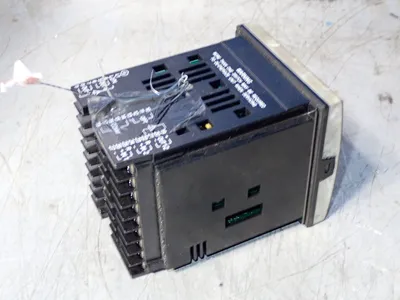 Used HONEYWALL DC2500EB0L0010000000000 Temperature Controls Ohio US | HGR 24 #1132091