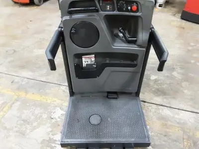USED 2018 RAYMOND 560-OPC30TT