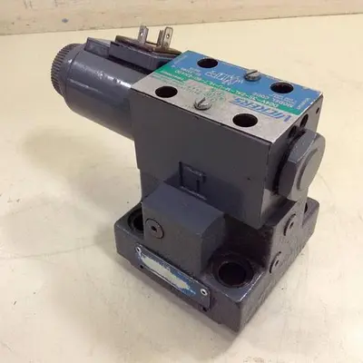 USED VICKERS DG4V-3S-2AL-M-U-HL7-60-EN490
