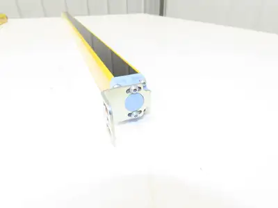 Schmersal SLC440COM-ER-0890-14 Safety Light Curtain Transmitter & Receiver Set
