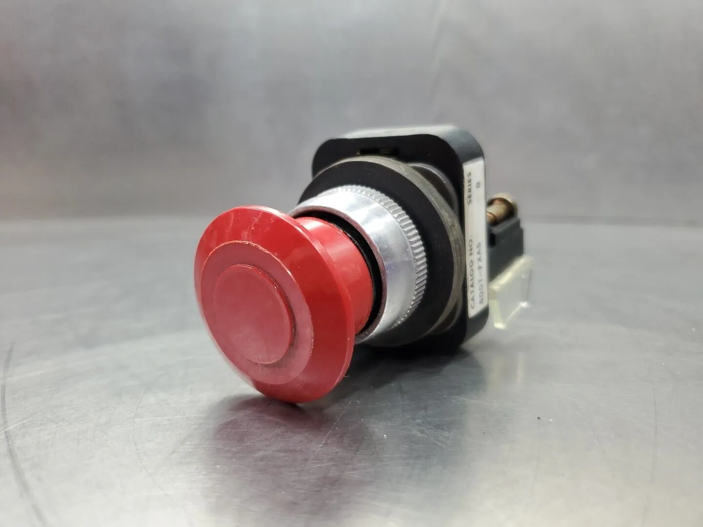 Allen Bradley 800T-FXA5/B Emergency E-Stop Pushbutton Switch. 4C-33