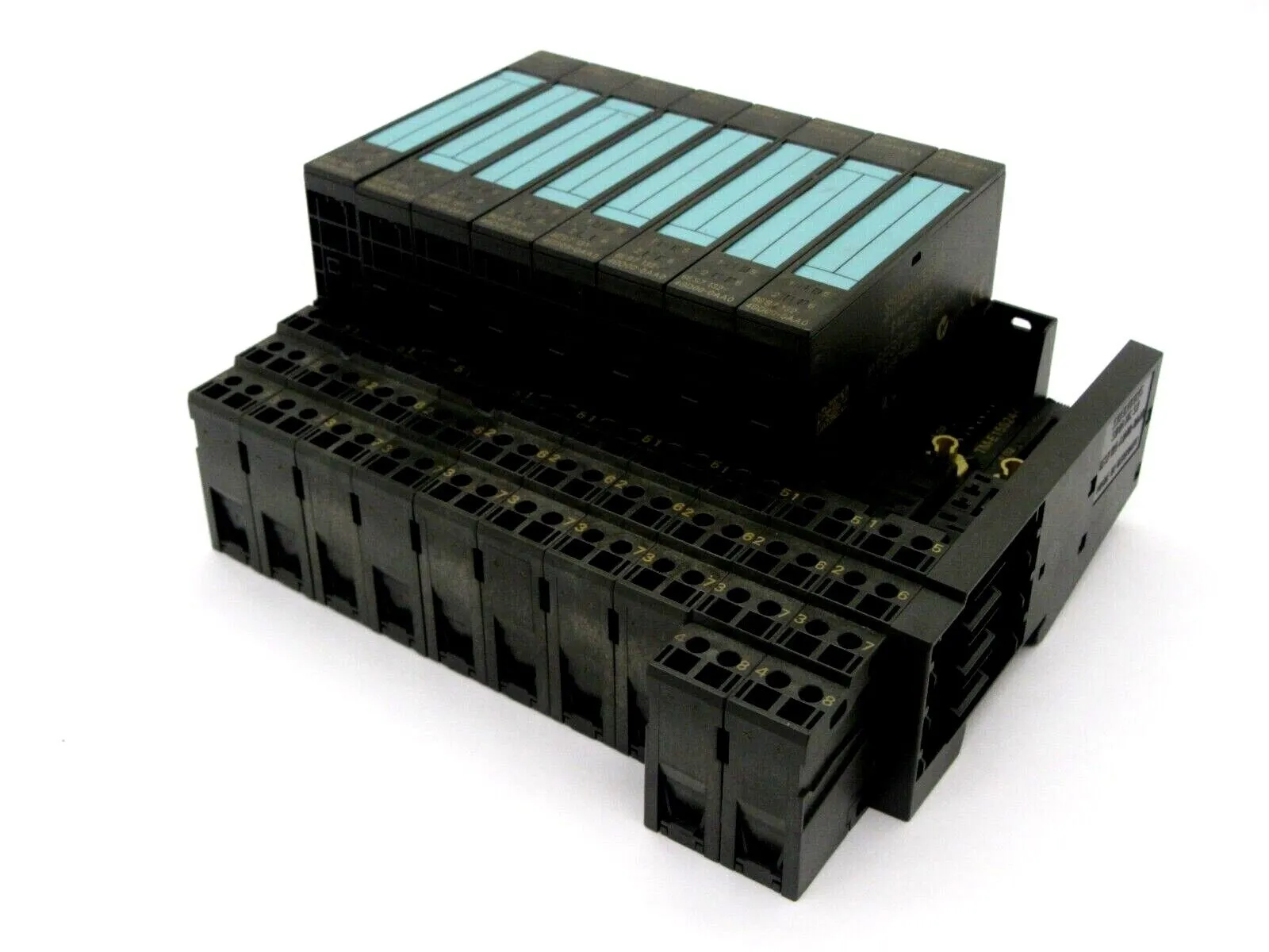 USED SIEMENS 6ES7132-4BD00-0AA0 S7 PLC WITH I/O CARDS TME-15S24-01