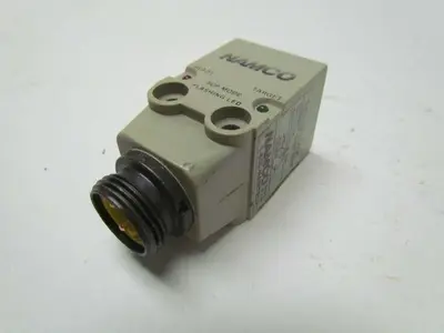 Namco EE530-59400 Inductive rectangular thermoset proximity sensor AC/DC 20-230V