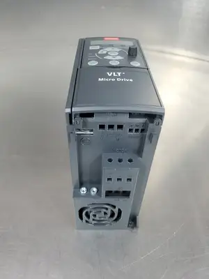 USED Danfoss FC-051P2K2T4E20H3BXCXXXSXX VLT Micro Drive, 3HP, 380-480V