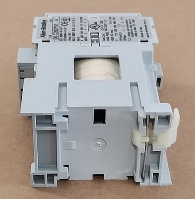 NEW Allen-Bradley 100-C09DJ01