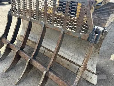 USED 2002 CAT D3G XL