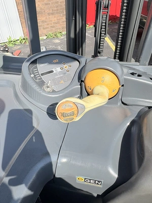 Used 2007 CROWN RC5545-40TT190 Misc Forklifts Wisconsin US | Forklifttrader.com #1285463