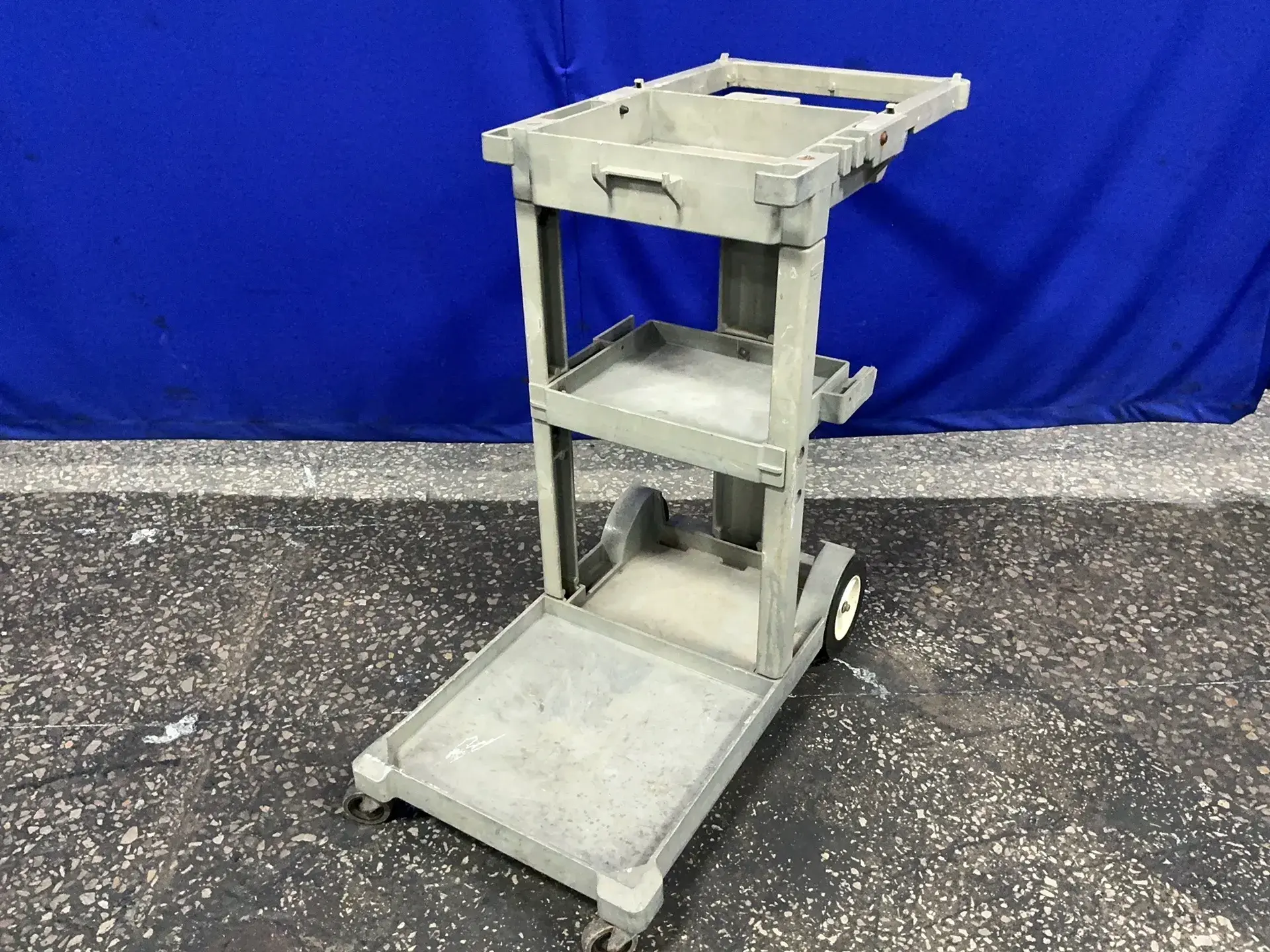 Used RUBBERMAID _UNKNOWN_ Miscellaneous MRO Ohio US | HGR 24 #1517012