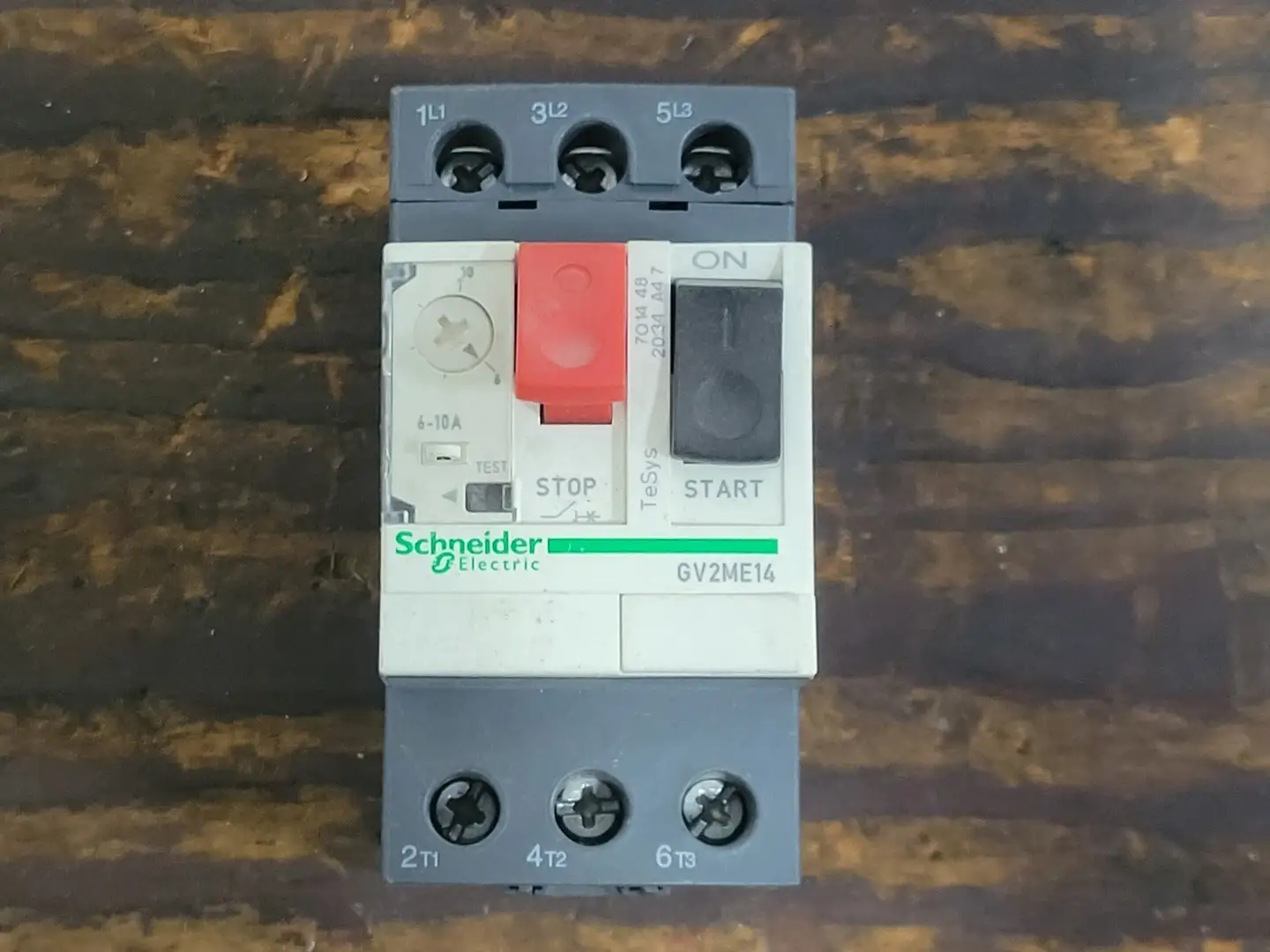 Used SCHNEIDER ELECTRIC GV2ME14 Switchgears British Columbia CA | Lenmark #242042