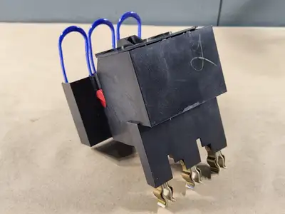 Disconnect Switch w/ 3 Times 30 Amp Fuse JDL30