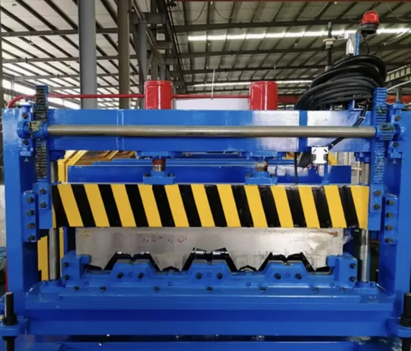 Commercial Metal Roof Decking Roll Forming Machine in the USA