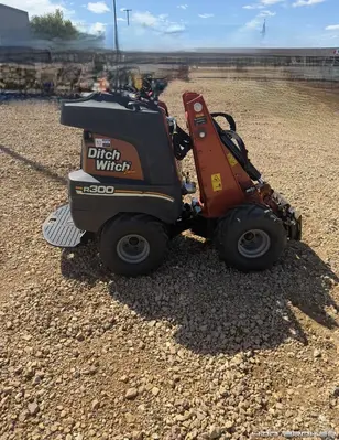 Used 2019 DITCH 2019 DITCH WITCH R300 Compact Utility Loaders Florida US | HDD Broker #1485539