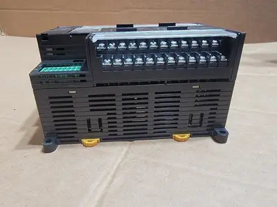 NEW OMRON CP1H-XA40DR-A