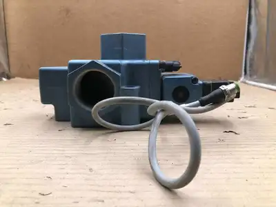 MAC 54952052 2 position, 3 way, 3 ported Solenoid Valve VAC to 150PSI
