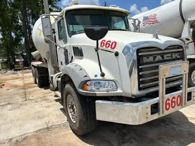 Used 2017 MACK GRANITE GU813 Concrete Mixer Trucks Florida US | Big D Heavy Equipment #1557021