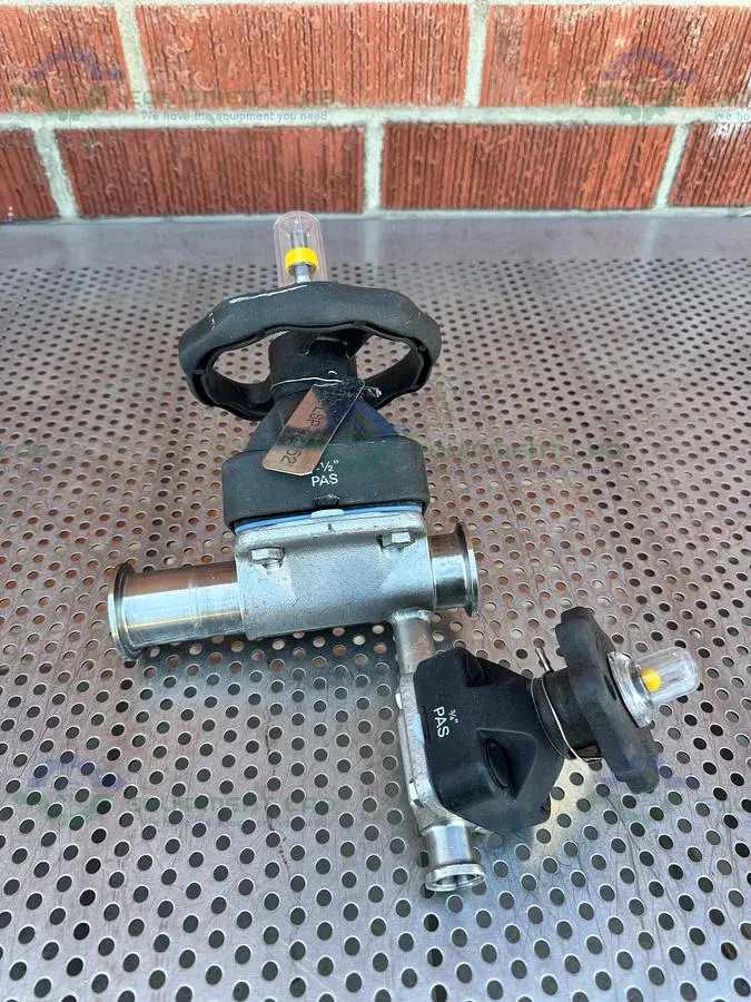 USED 2- ITT PURE FLO RA25MAX DIAPHRAGM VALVE  W/ 1 1/2" TO 3/4" SANITARY FITTING