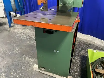 Used 1988 DAKE JOHNSON V40 Vertical Band Saws Ohio US | HGR 24 #1413200