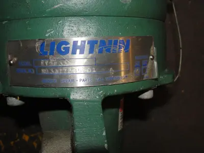 USED LIGHTNIN FV5P33