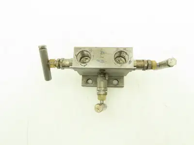 Anderson Greenwood M4TVS 3 Valve Differential Pressure Manifold Flange 1/2" NPT