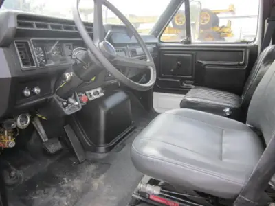 Used FORD F-900 COMMERCIAL LUBE TRUCK Fuel & Lube Trucks Florida US | USA Transequipment #1542593
