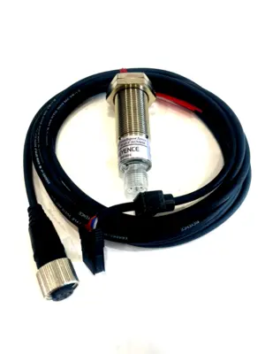 NEW KEYENCE FW-H02 ULTRASONIC SENSOR HEAD W/CABLE FWH02