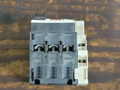 USED SCHNEIDER ELECTRIC GV2ME06