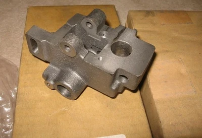 Juki Hook Shaft Base Right 21390000 Genuine Juki Part Warranty Fast Shipping!