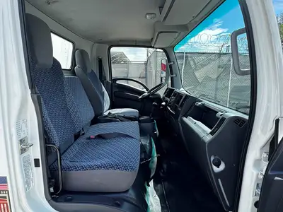 Used 2023 ISUZU NPR HD Box trucks Florida US | Truck and Van Outlet #1509136