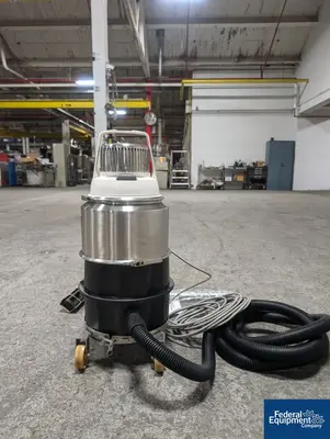 USED Nilfisk Nilfisk Advance America Vacuum, Model IVT1000CR