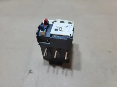 Used SCHNEIDER ELECTRIC LRD14 Relays & Switches British Columbia CA | Lenmark #1489035