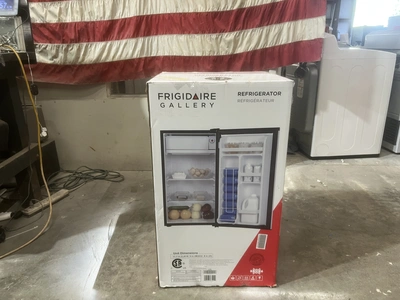 Used FRIGIDAIRE  GALLERY COMPACT Refrigerators Michigan US | Miedema Asset Management Group #1476466