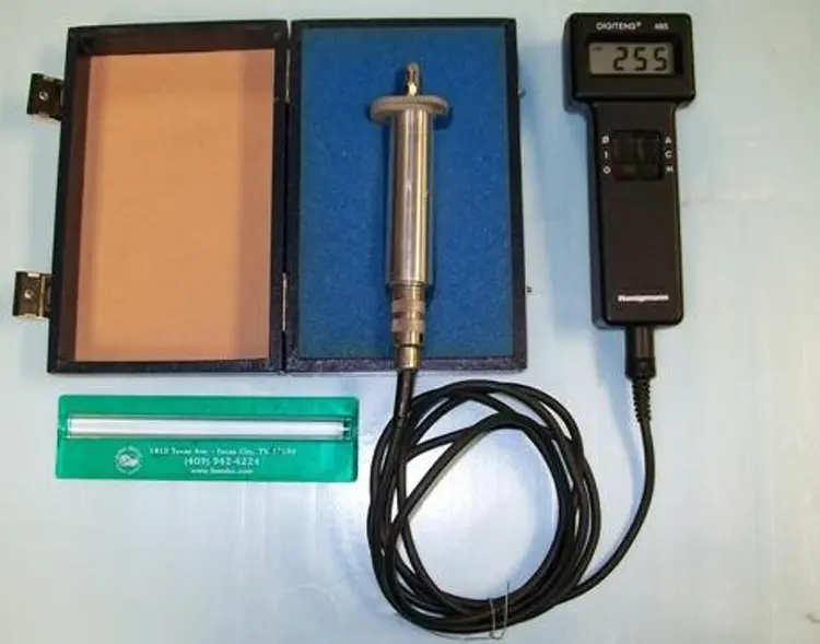Used _UNKNOWN_ 3021 SERIAL: 4614 FACTORY NO: 3021-0-037E CAPACITY: 20LB INCLUDES LOT OF 16 WEIGHTS: (4) 10LBS Amplifiers Texas US | Bamko Surplus Process Equipment #937039