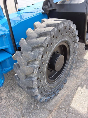 USED 2019 Genie GTH-1056
