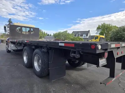 USED 2017 PETERBILT 348